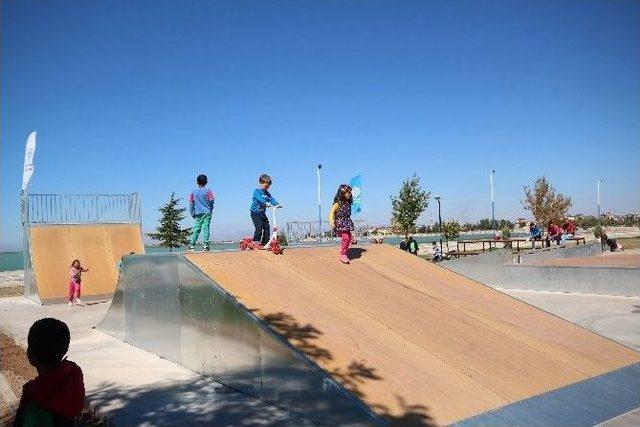 Beyşehir’de Kurulan Skate Park, Gençlerin Gözde Adresi Oldu