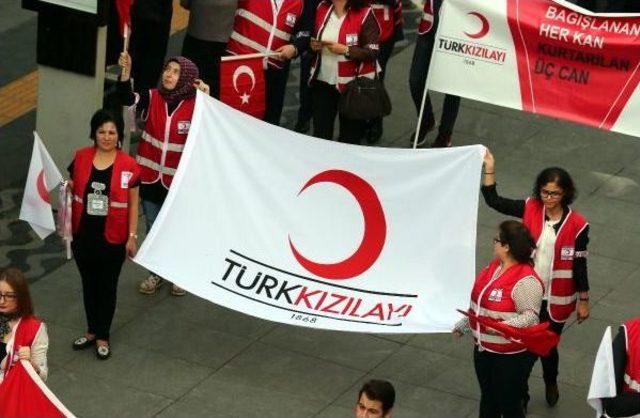 Kızılaydan Mehteranlı 'merhamet Yürüyüşü'