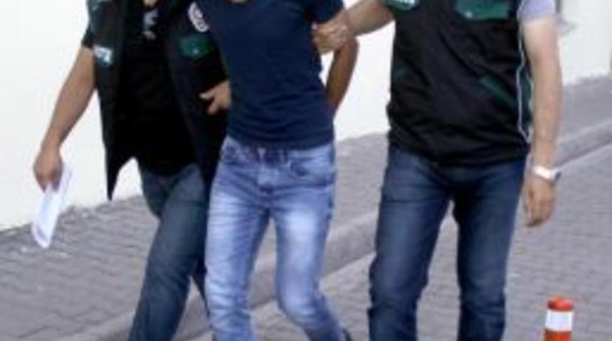 Uyuşturucu Satıcıları Mahkemede Birbirlerini Su&ccedil;ladı