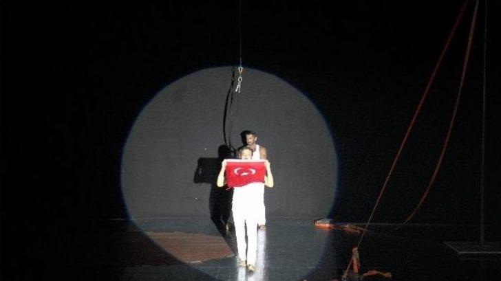 Bosphoruas Sirki Yürek Hoplattı G1