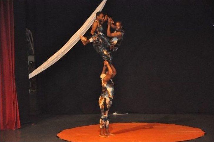 Bosphoruas Sirki Yürek Hoplattı G4