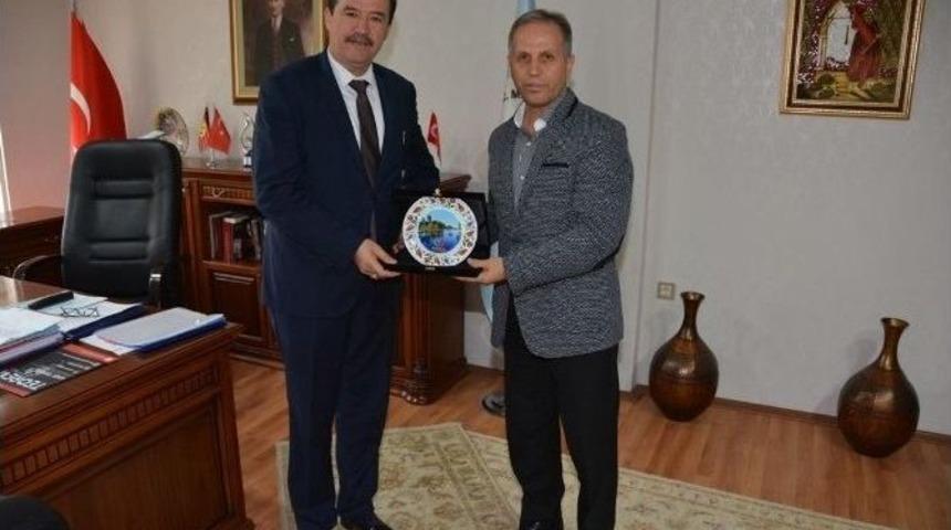 &Ccedil;iftelerliler Derneği&rsquo;nden İl Milli Eğitim M&uuml;d&uuml;r&uuml; &Ouml;zen&rsquo;e Ziyaret