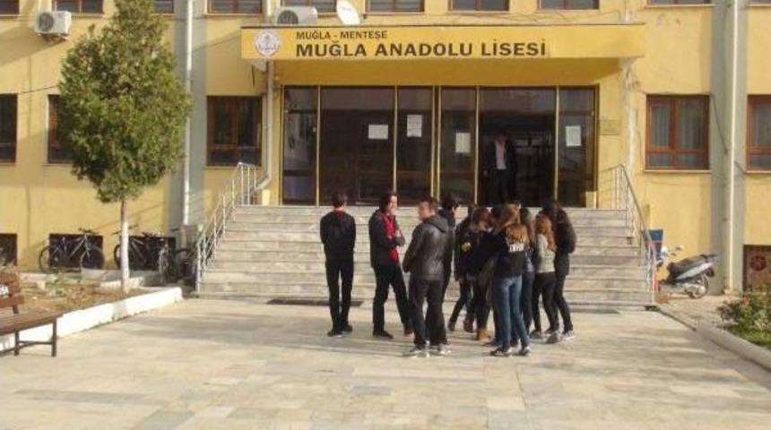 &Ouml;ğretmenleri I&ccedil;in Eylem Yaptılar