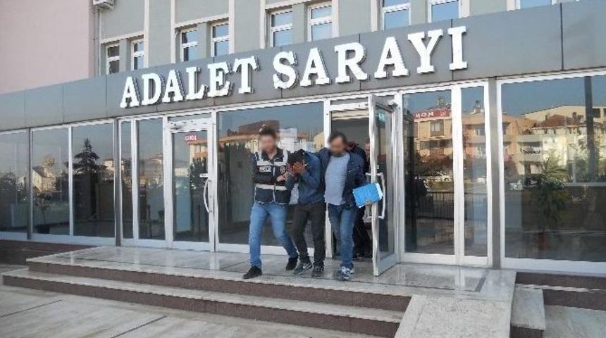 Yaşlı Kadını Aynı G&uuml;n İkinci Defa Dolandırmaya Kalkınca Yakalandılar