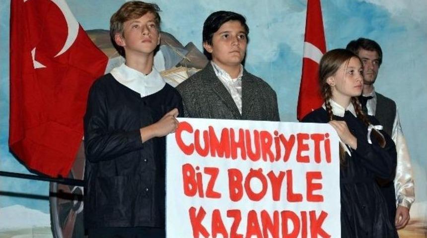 Bah&ccedil;eşehir Anadolu Lisesi &Ouml;ğrencileri Ata&rsquo;sını Andı