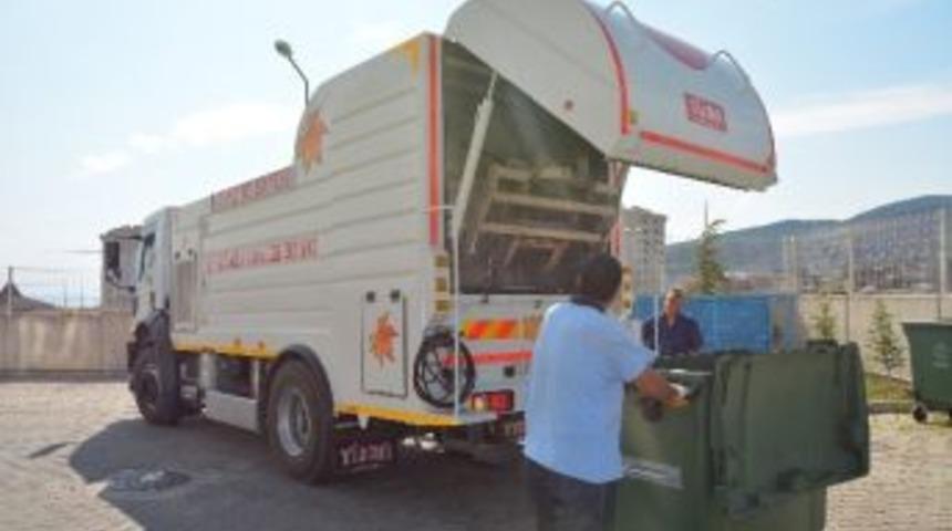 K&ouml;rfez&rsquo;de Temizlik &Ccedil;alışmaları S&uuml;r&uuml;yor