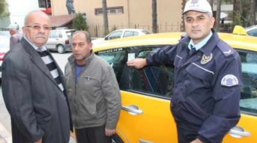 Taksicilere, &rsquo;etiketli&rsquo; Emniyet Kemeri Uyarısı