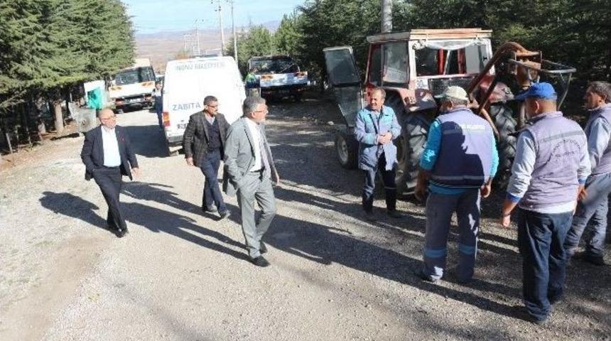 Mezarlıklarda İki Belediyeden &Ouml;rnek İşbirliği