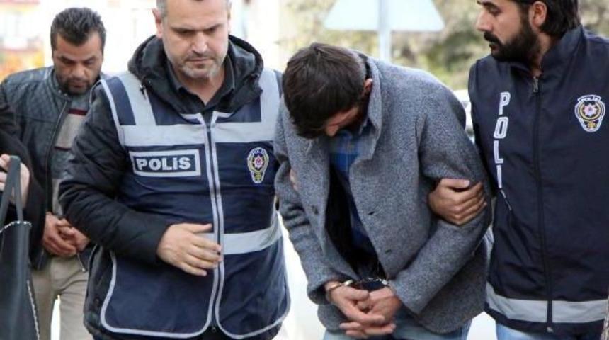 &Ccedil;aldıkları Kasa Boş &Ccedil;ıkınca Par&ccedil;alayıp Dere Kenarına Attılar