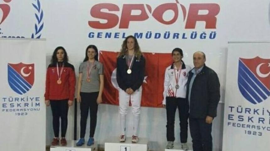 Adıyamanlı Eskrimci &Ouml;zkalycı T&uuml;rkiye Şampiyonu Oldu