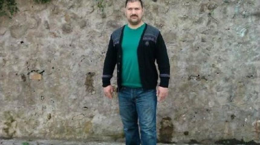 Şizofreni Hastası Gen&ccedil;, Babasını G&ouml;z&uuml;nden Bı&ccedil;aklayarak &Ouml;ld&uuml;rd&uuml;