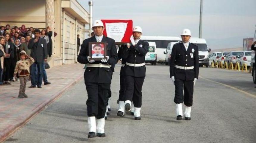 Şehit Oğlunu Polis Selamıyla Karşıladı (3)