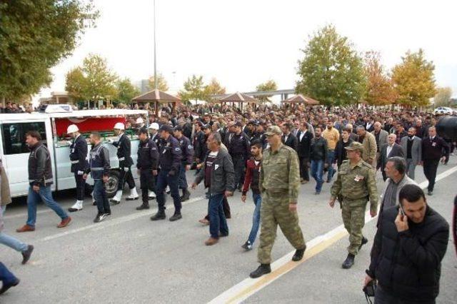 Şehit Oğlunu Polis Selamıyla Karşıladı (3)