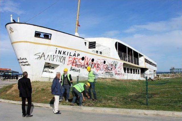 İnkılap Vapurunun Sökümüne Başlandı