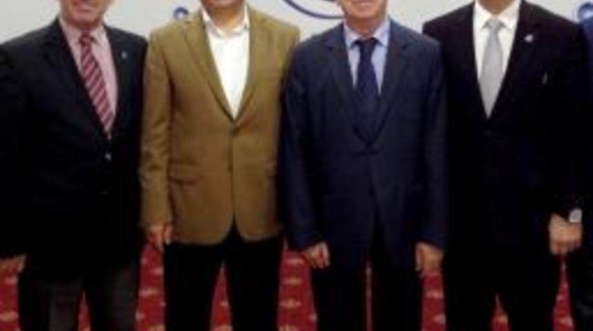 İhlas Vakfı &Ouml;nsiad Toplantısına Katıldı