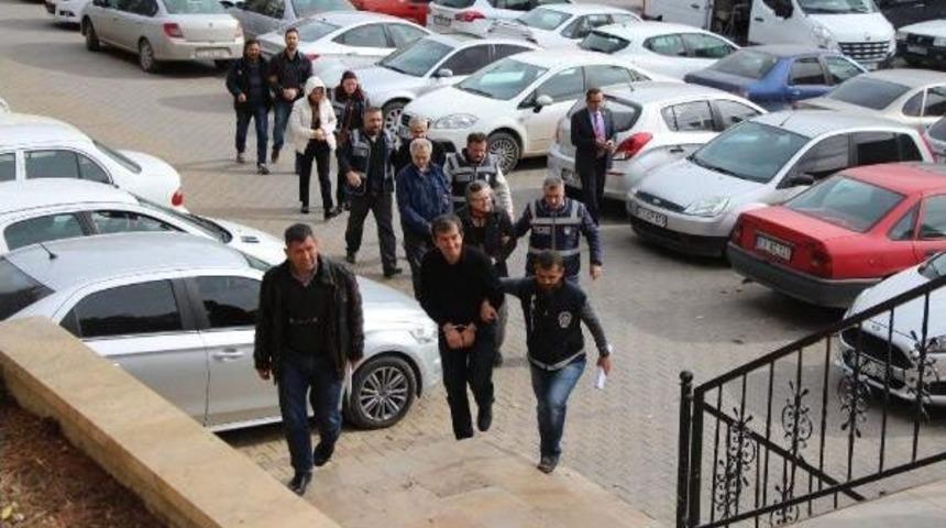Billecik'te Fet&ouml; Ş&uuml;phelisi Akademisyenler Adliyede