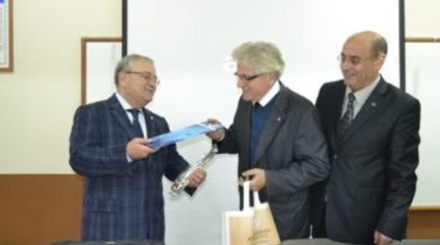 Be&uuml;&rsquo;de &ldquo;bir Ufuk Turu&rdquo; Adlı Konferans Sunuldu