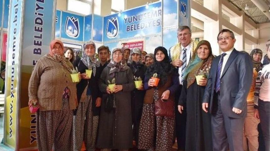 Yunusemre Standına Ziyaret&ccedil;i Akını