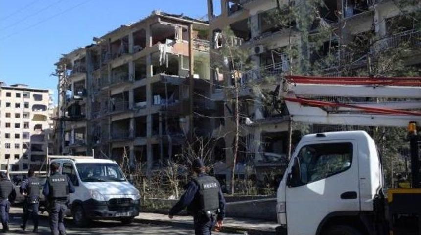 Diyarbakır'daki Bombalı Ter&ouml;r Saldırısıyla Ilgili 10 G&ouml;zaltı (2)
