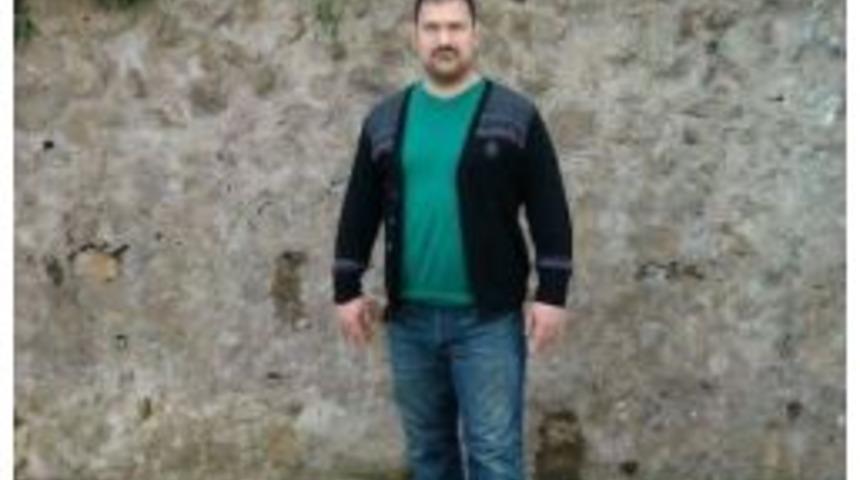 Babasını Bı&ccedil;aklayarak &Ouml;ld&uuml;rd&uuml;