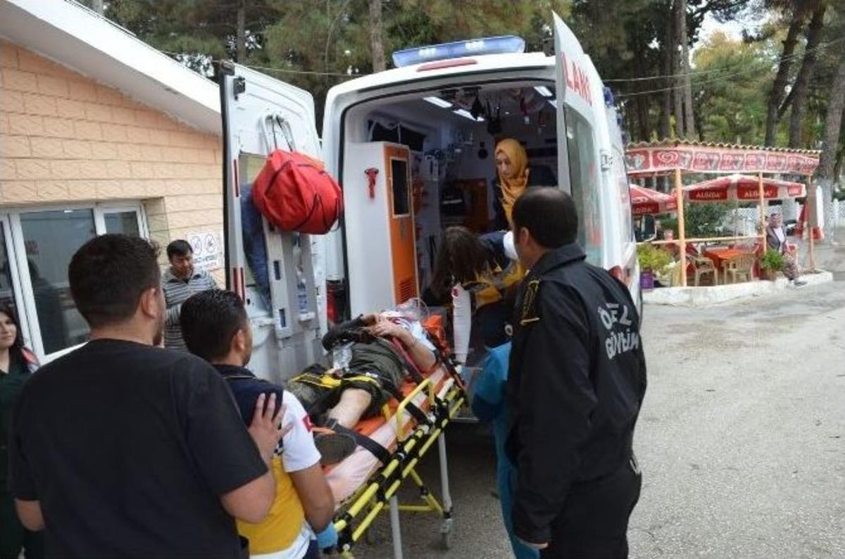 Manisa&rsquo;da Trafik Kazası: 1 &Ouml;l&uuml;, 1 Yaralı