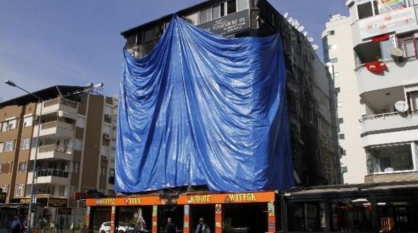 Antalya&rsquo;da Yangın, Kafeyi K&uuml;l Etti