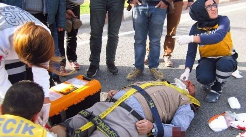 Otomobilin &Ccedil;arptığı Şahıs Ağır Yaralandı