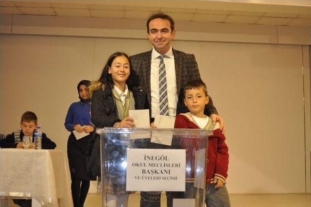 İneg&ouml;ll&uuml; &Ouml;ğrenciler Başkanlarını Se&ccedil;ti 2