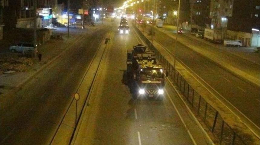 &Uuml;&ccedil;&uuml;nc&uuml; Askeri Konvoy Silopi&rsquo;ye Sevk Edildi