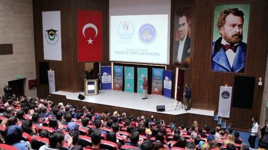 Tarih&ccedil;i Ve Yazar Talha Uğurluel &Uuml;niversite &Ouml;ğrencileri İle Buluştu