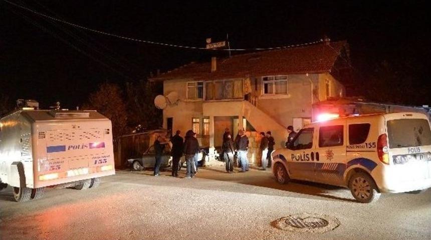 Etrafa Rast Gele Ateş A&ccedil;an Alzheimer Hastası, Paniğe Yol A&ccedil;tı