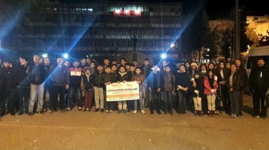 &Ccedil;ocuklar Sodes İle &Uuml;lkelerini Tanıyor