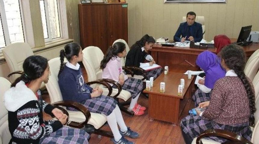 Minik Gazeteciler T&uuml;n&ccedil;men İle R&ouml;portaj Yaptı