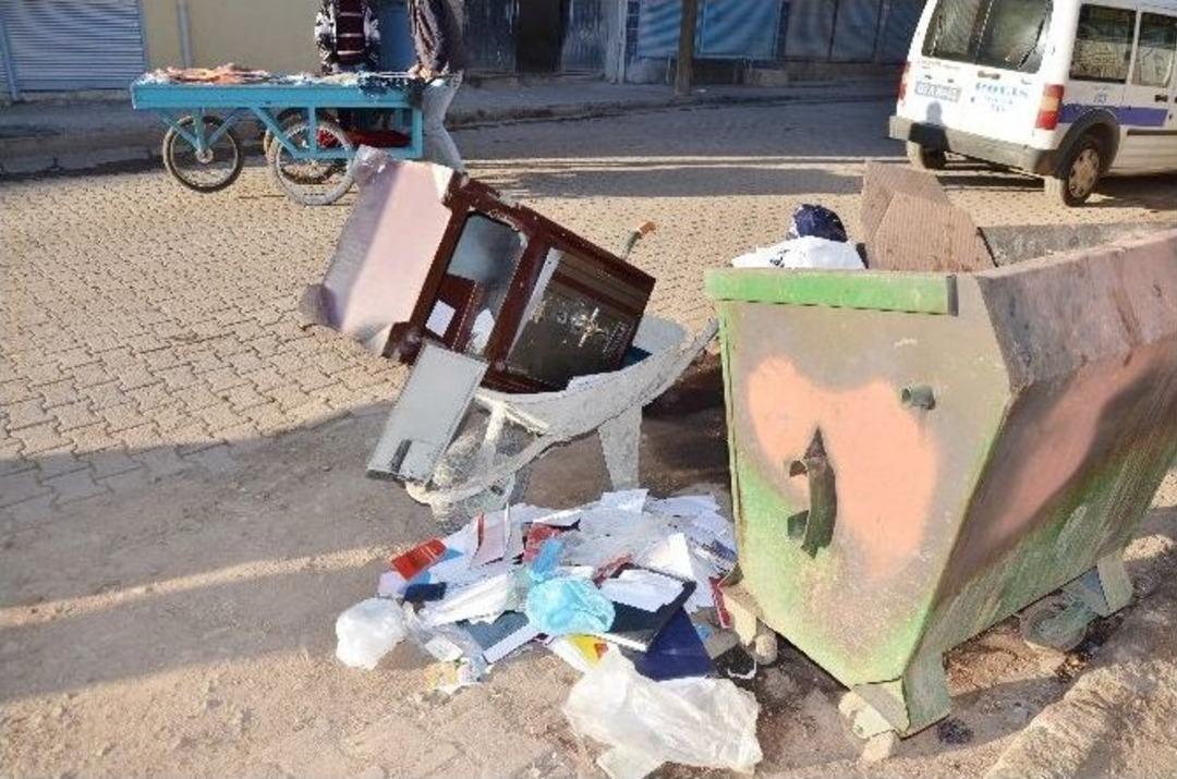 İş Yerini Soyan Hırsızlar &Ccedil;elik Kasayı El Arabası İle Taşıdı