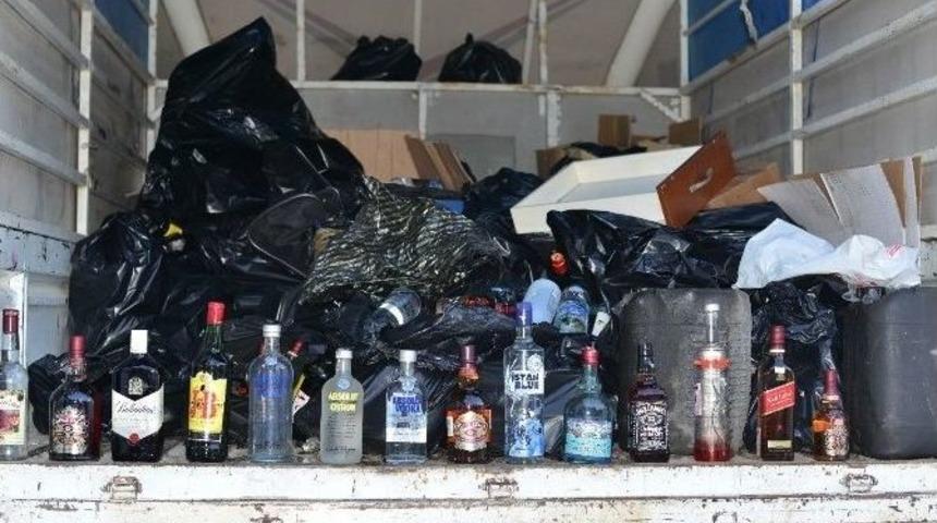 Adana&rsquo;da 6 Bin 200 Şişe Sahte İ&ccedil;ki Ele Ge&ccedil;irildi