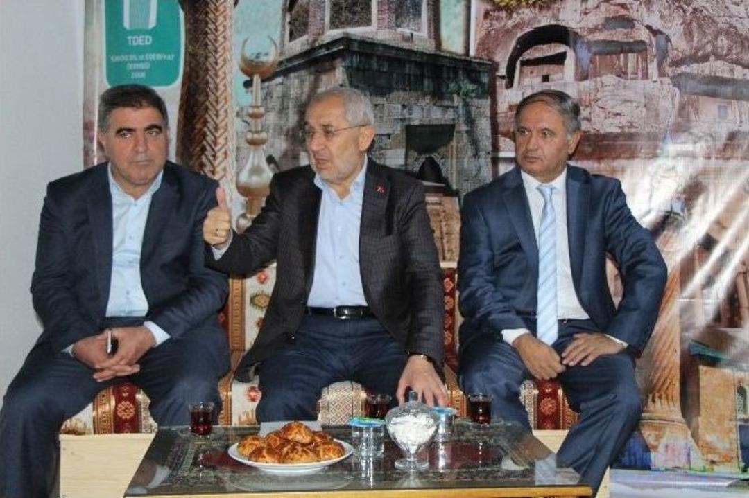 Ekrem Erdem: &ldquo;3 Milyon Suriyeli Gelecekte T&uuml;rkiye&rsquo;nin Şansıdır&rdquo;