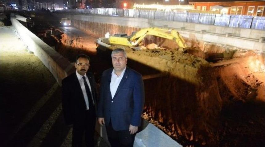 Uşak Belediyesi Saate Bakmayı Unuttu