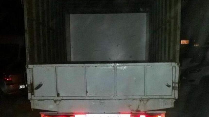 Kayseri'de 12 Bin 260 Paket Ka&ccedil;ak Sigara Ele Ge&ccedil;irildi