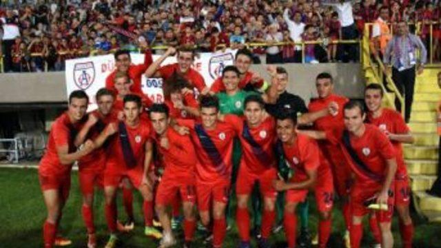 Altınordu'nun Gençleri Sparta Prag Önünde