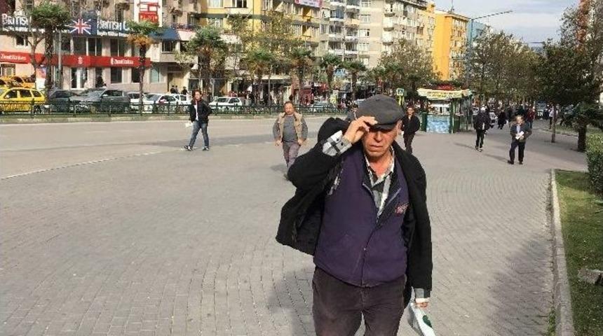 Bursa&rsquo;da Şiddetli Lodos Y&uuml;z&uuml;nden Sokakta Y&uuml;r&uuml;yemediler