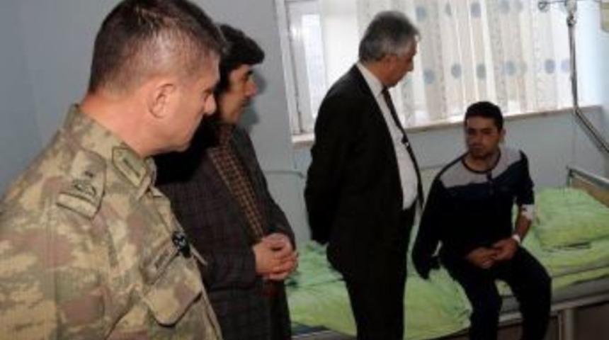 Vali Toprak&rsquo;tan Yaralı Askerlere Ziyaret