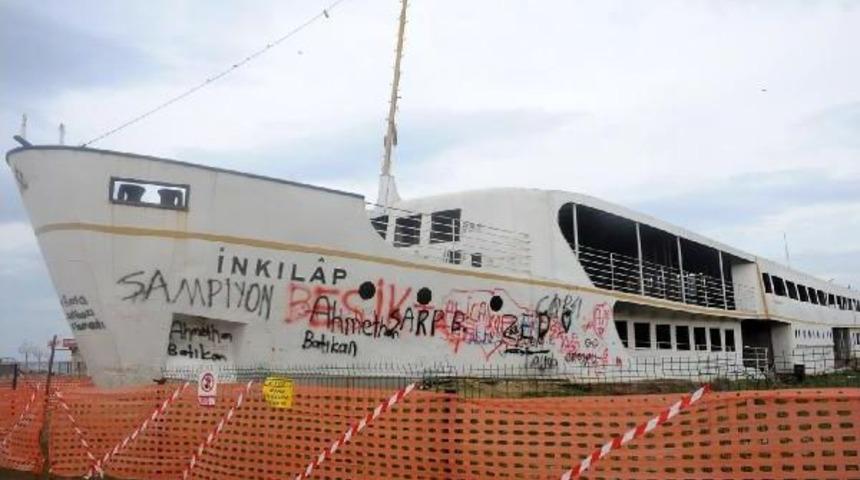 Yalova&rsquo;Daki İnkılap Vapuru&rsquo;Nun S&ouml;k&uuml;m&uuml;ne Başlandı