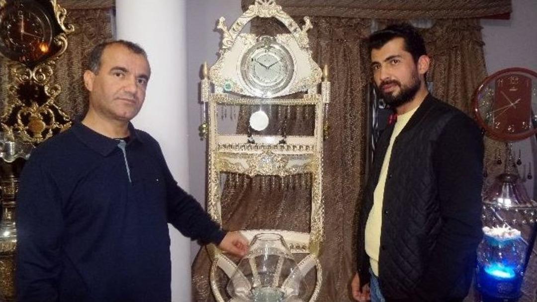 (&ouml;zel Haber) Vanlı Kardeşler Evlerini Sanat Galerisine &Ccedil;evirdi