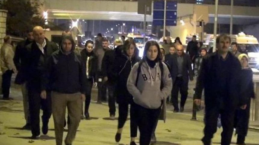 İstanbul'da Gece Karanlığında Işbaşı