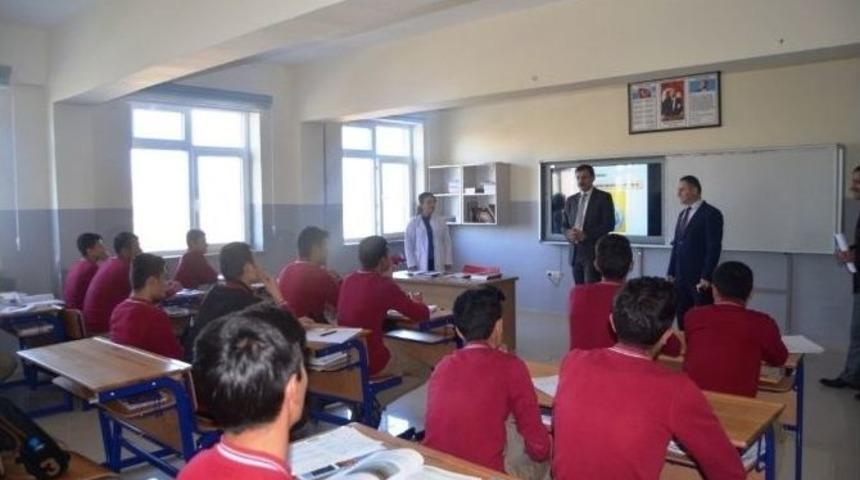 Aziziye Kaymakamı &Ouml;z, Ilıca Anadolu İmam Hatip Lisesi&rsquo;ni Ziyaret Etti