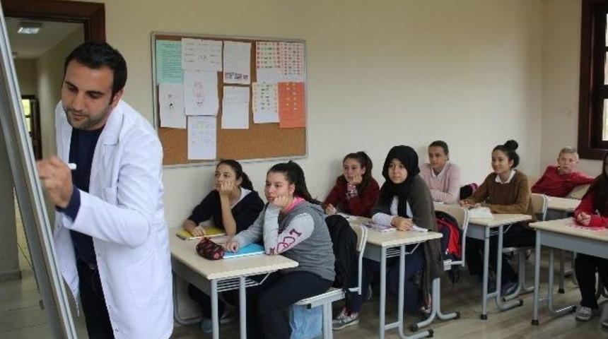 Gen&ccedil;lere Işık Tutuyorlar