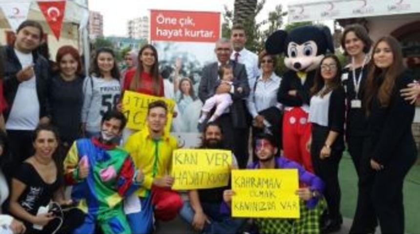 G&ouml;n&uuml;ll&uuml; Palya&ccedil;olardan Kızılay&rsquo;a K&ouml;k H&uuml;cre Bağışı