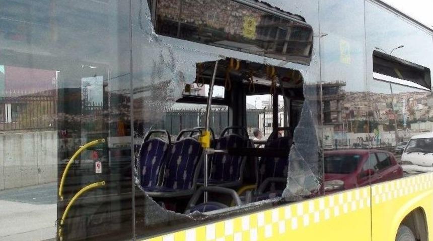 Beton Dökme Aracı Belediye Otobüsüne Çarptı: 2 Yaralı