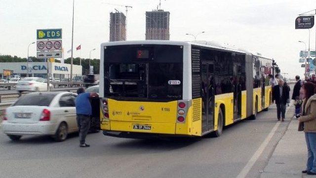 Beton Dökme Aracı Belediye Otobüsüne Çarptı: 2 Yaralı