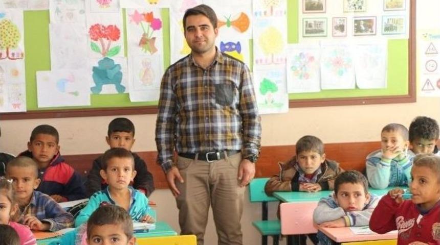 &Ouml;ğrencilerin İyi Yetişmesi İ&ccedil;in &Ccedil;aba Harcıyor